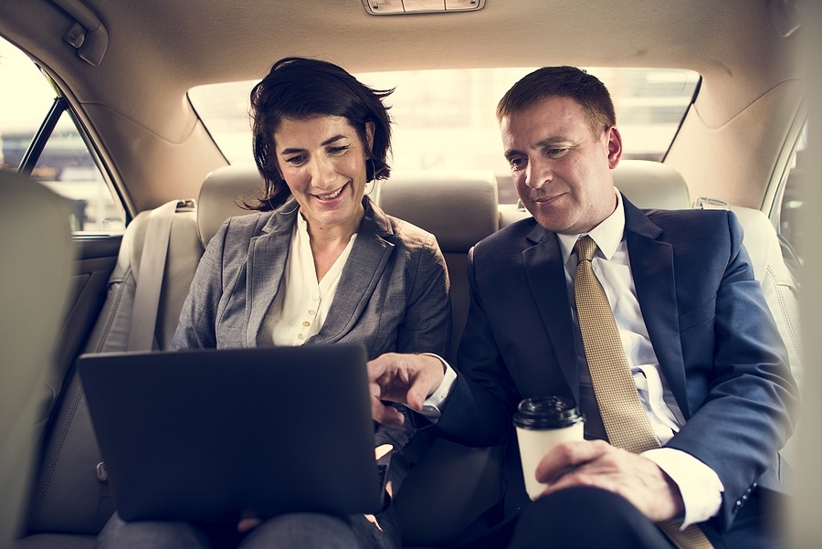 6 Scenarios for Booking a Corporate Car Rental from Lucky Owl